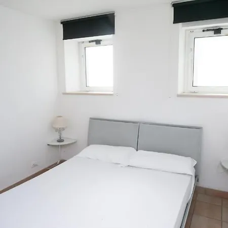 Apartment Trilocale A 50 Mt Dal Mare Di - M070 Marcelli