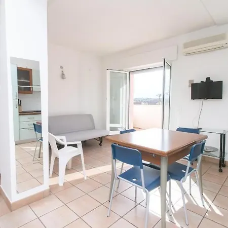 Trilocale A 50 Mt Dal Mare Di - M070 *