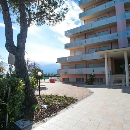 Trilocale A 50 Mt Dal Mare Di - M070 Marcelli